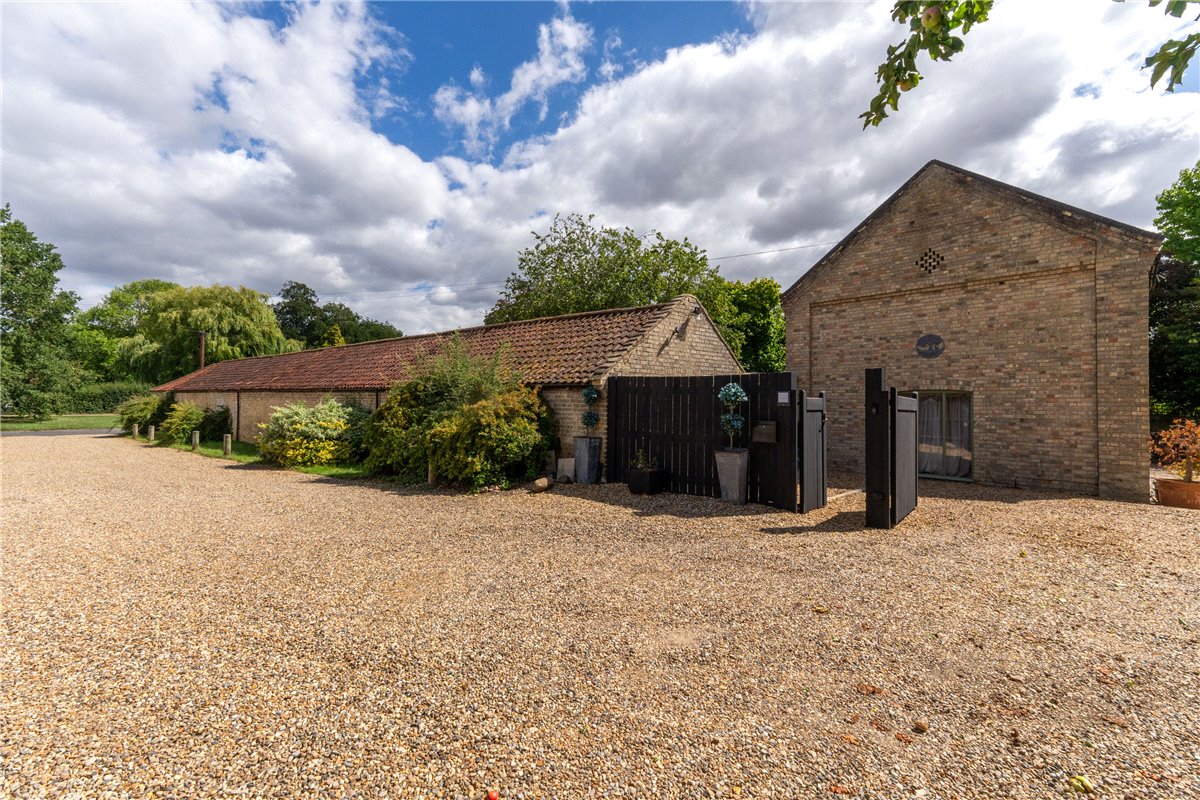 5 bedroom house, Comberton Road, Barton CB23 - Available