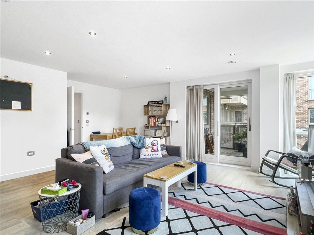 3 bedroom flat, Harrison Drive, Cambridge CB2 - Available