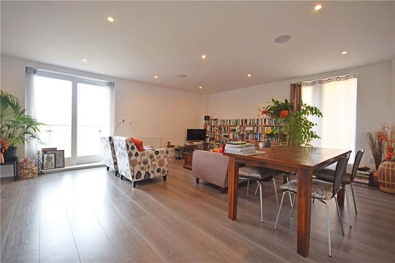 2 bedroom flat, Hills Road, Cambridge CB2 - Sold