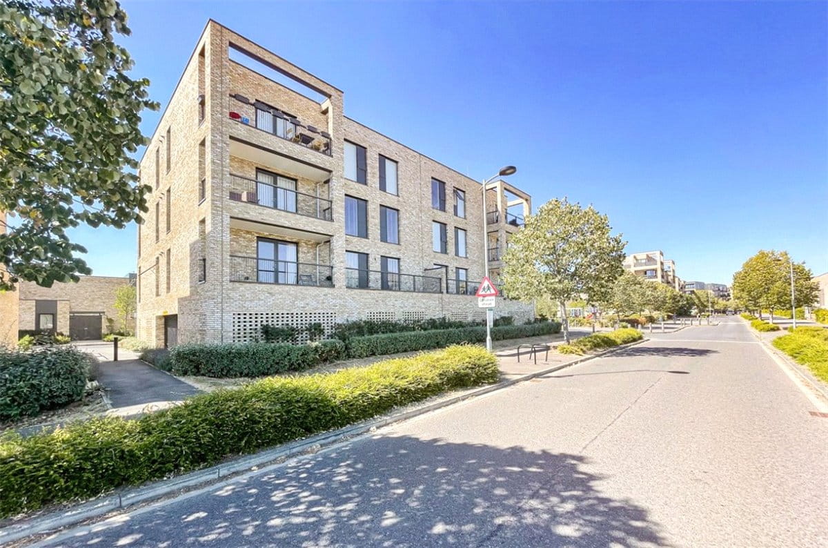2 bedroom flat, Hawkey Road, Trumpington CB2 - Sold STC