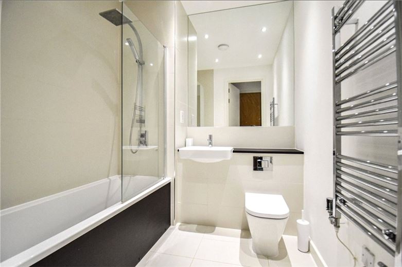 2 bedroom flat, Hawkey Road, Trumpington CB2 - Sold STC