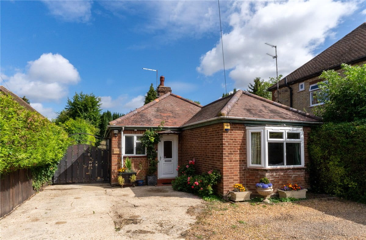 3 bedroom bungalow, Queen Ediths Way, Cambridge CB1 - Sold STC