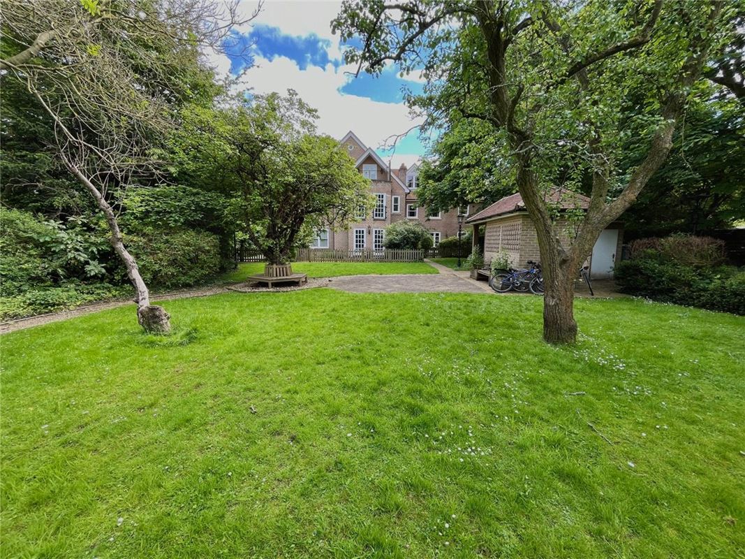 2 bedroom flat, Glebe Road, Cambridge CB1 - Available