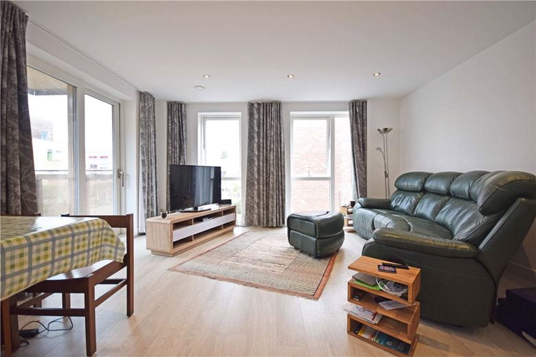 3 bedroom flat, Harrison Drive, Cambridge CB2 - Sold STC