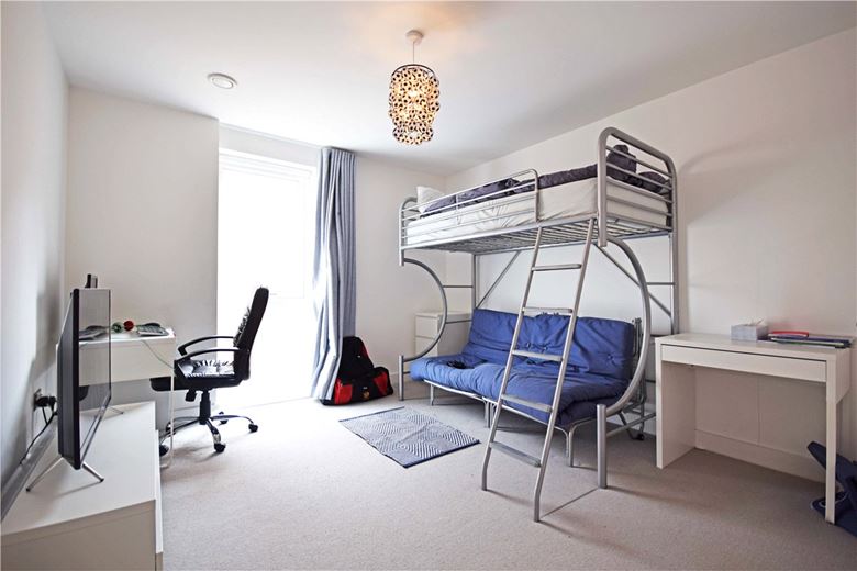 3 bedroom flat, Harrison Drive, Cambridge CB2 - Sold