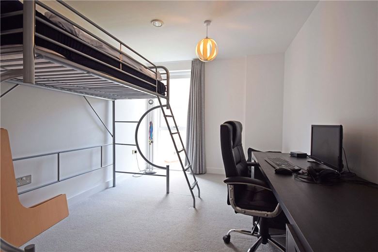 3 bedroom flat, Harrison Drive, Cambridge CB2 - Sold