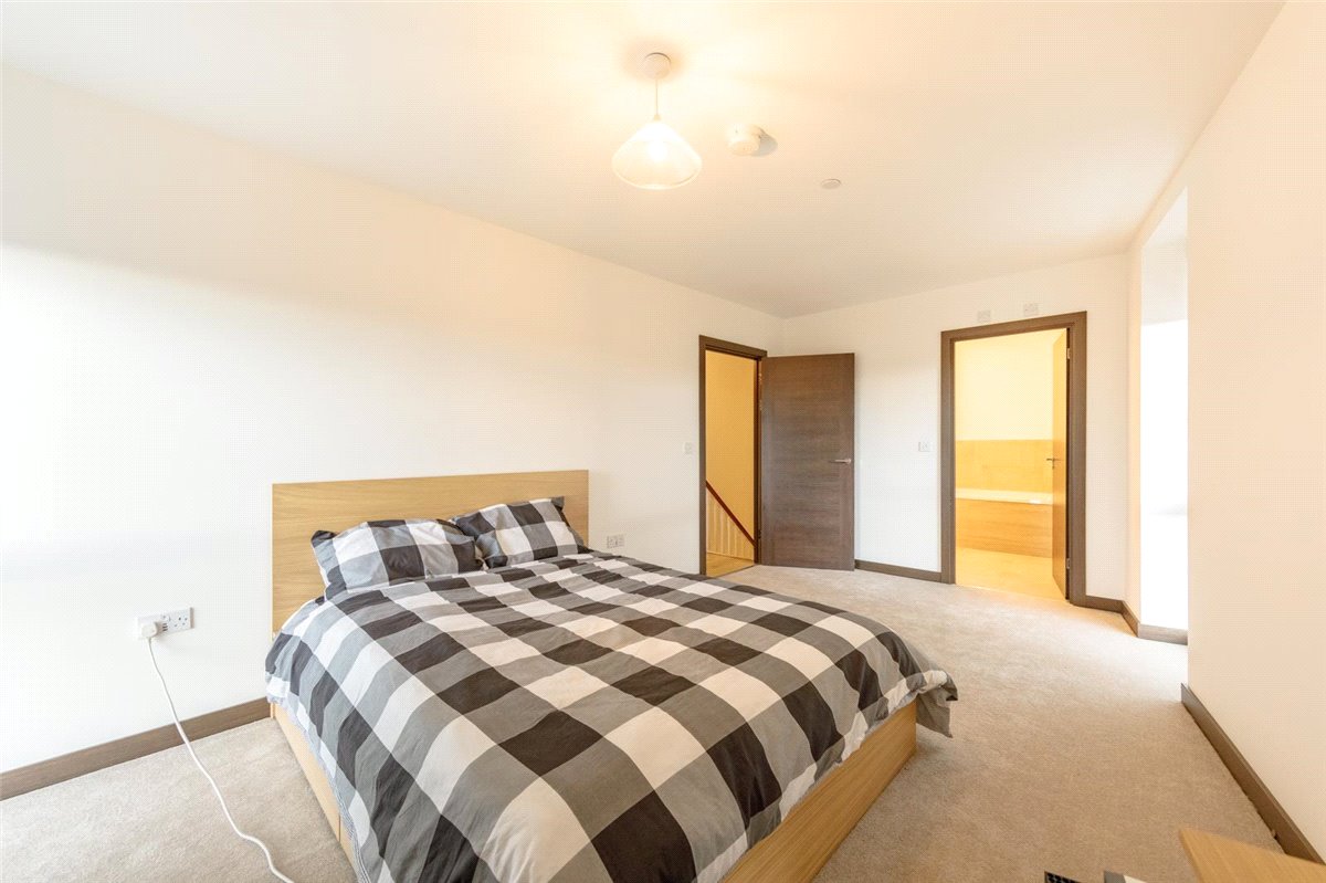 2 bedroom flat, 4 Station Square, Cambridge CB1 - Sold