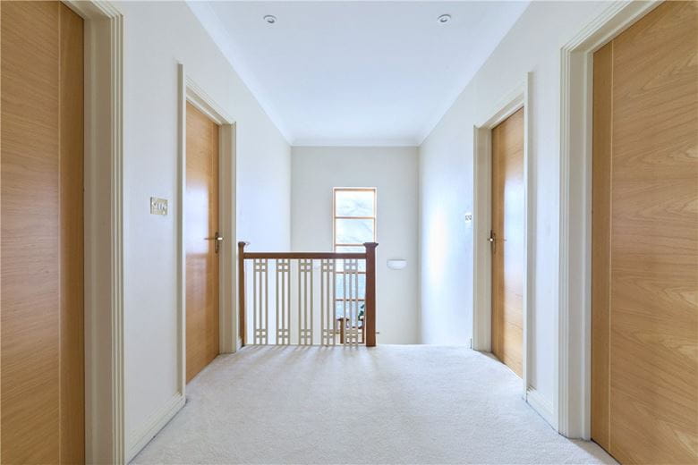 4 bedroom house, Mill Reef, Newmarket CB8 - Available