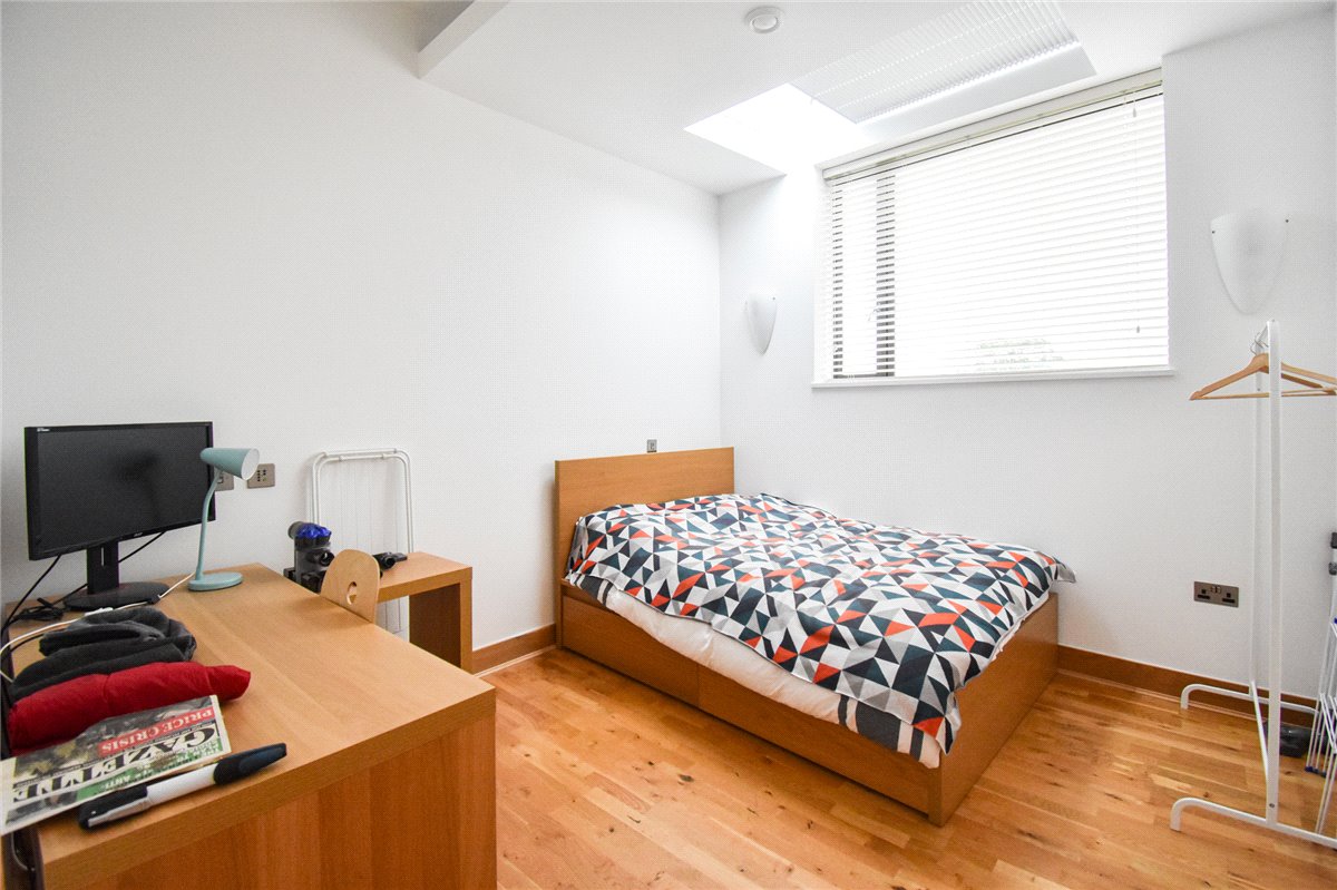 2 bedroom flat, Christ's Lane, Cambridge CB1 - Sold STC