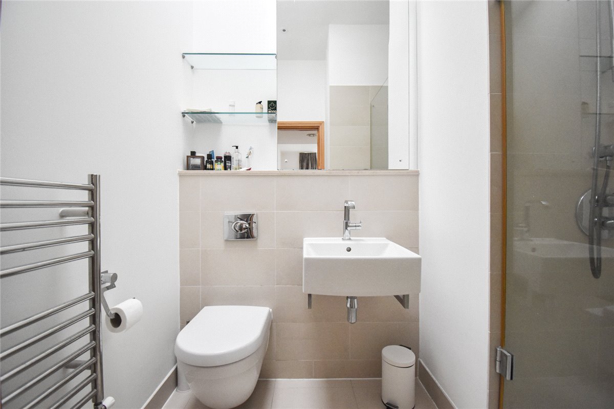 2 bedroom flat, Christ's Lane, Cambridge CB1 - Sold STC