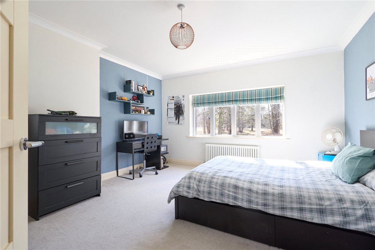 5 bedroom house, Centre Drive, Newmarket CB8 - Sold