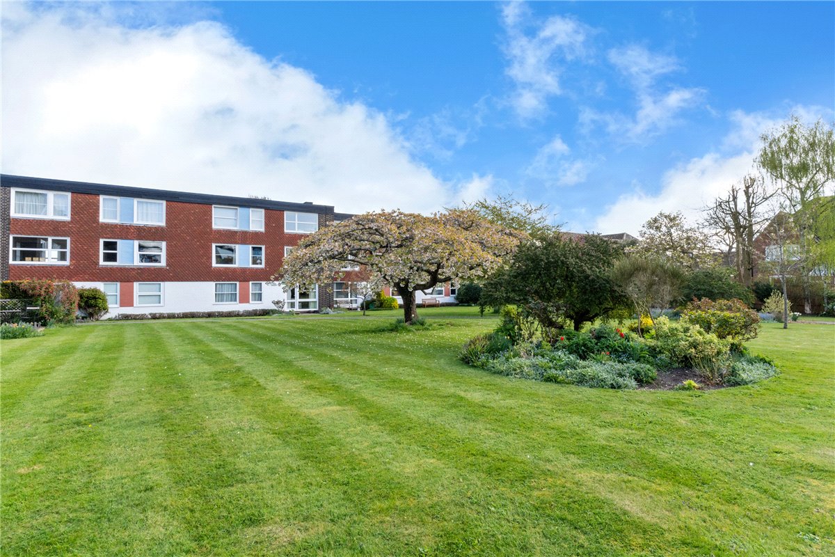 3 bedroom flat, Sherlock Close, Cambridge CB3 - Sold