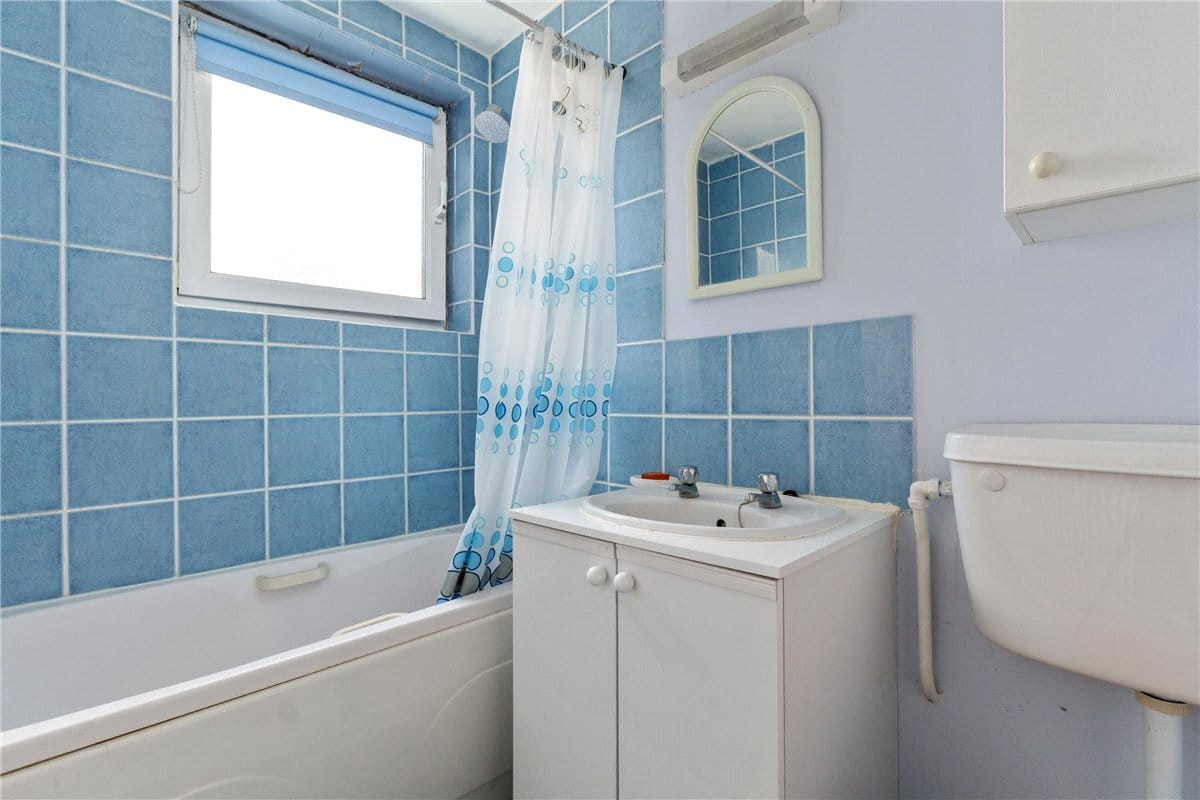 3 bedroom flat, Sherlock Close, Cambridge CB3 - Sold