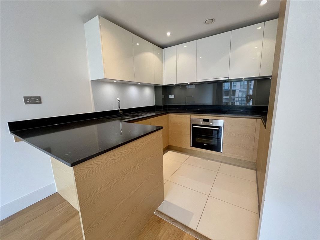 1 bedroom flat, Kingsley Walk, Cambridge CB5 - Sold