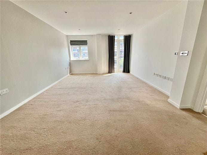 1 bedroom flat, Homerton Street, Cambridge CB2 - Available