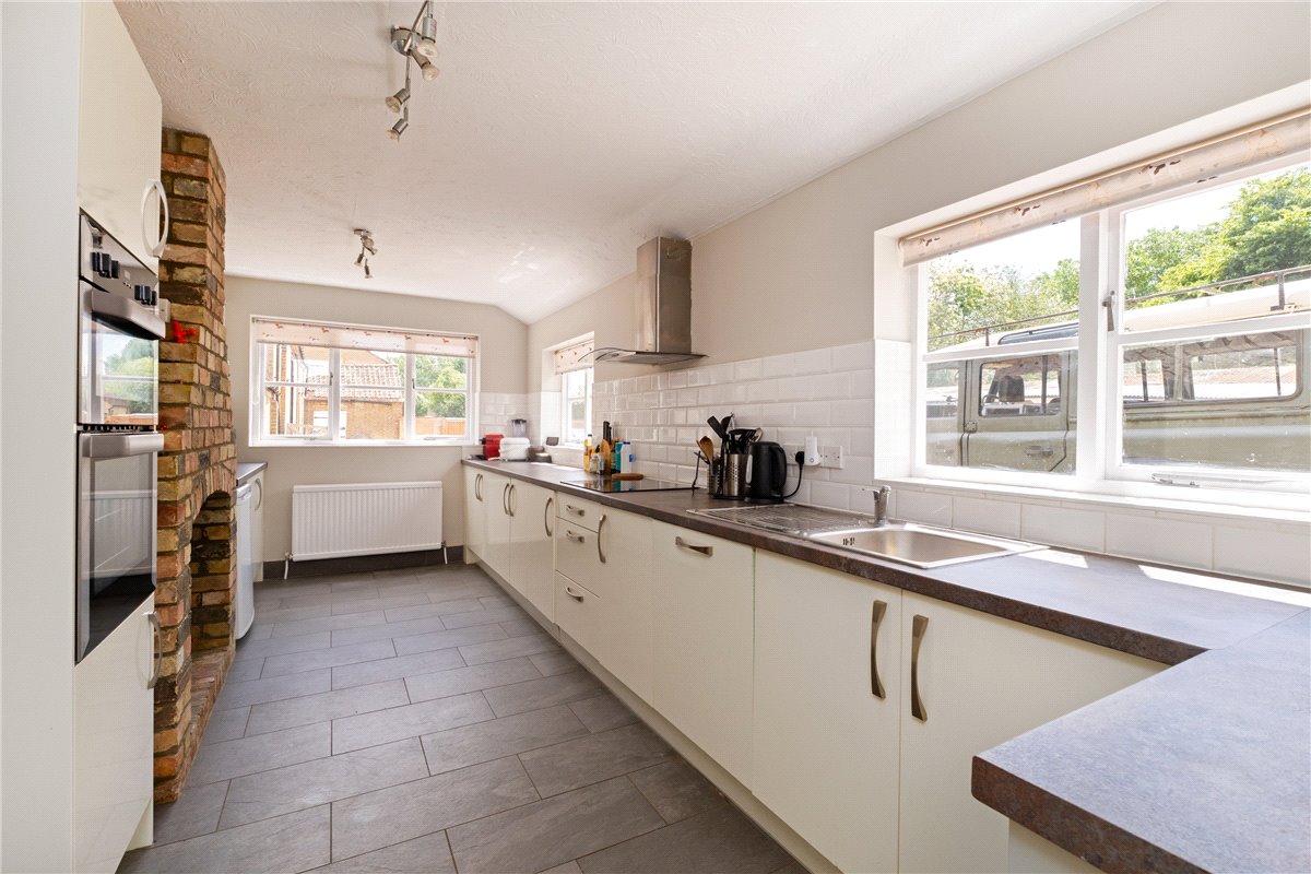 4 bedroom house, Hilton Road, Fenstanton PE28 - Available