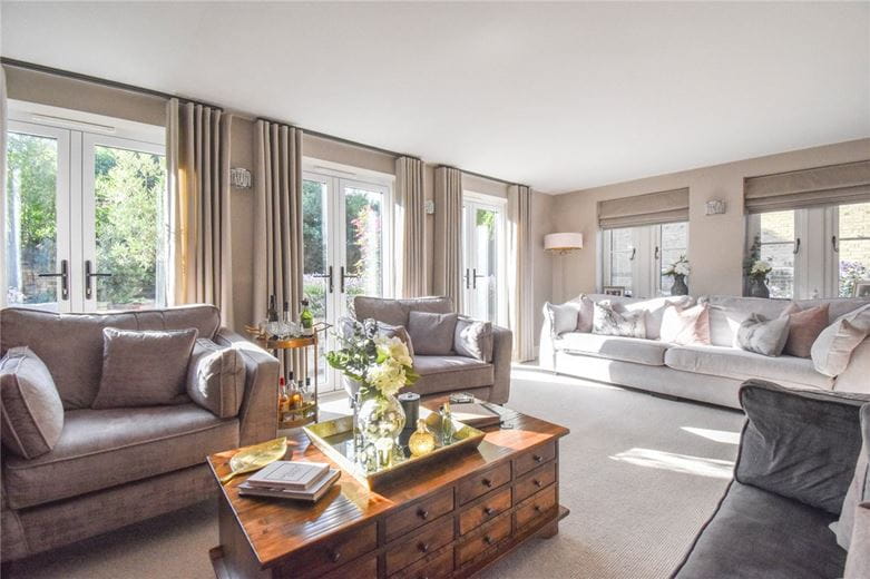 5 bedroom house, High Street, Haddenham CB6 - Available