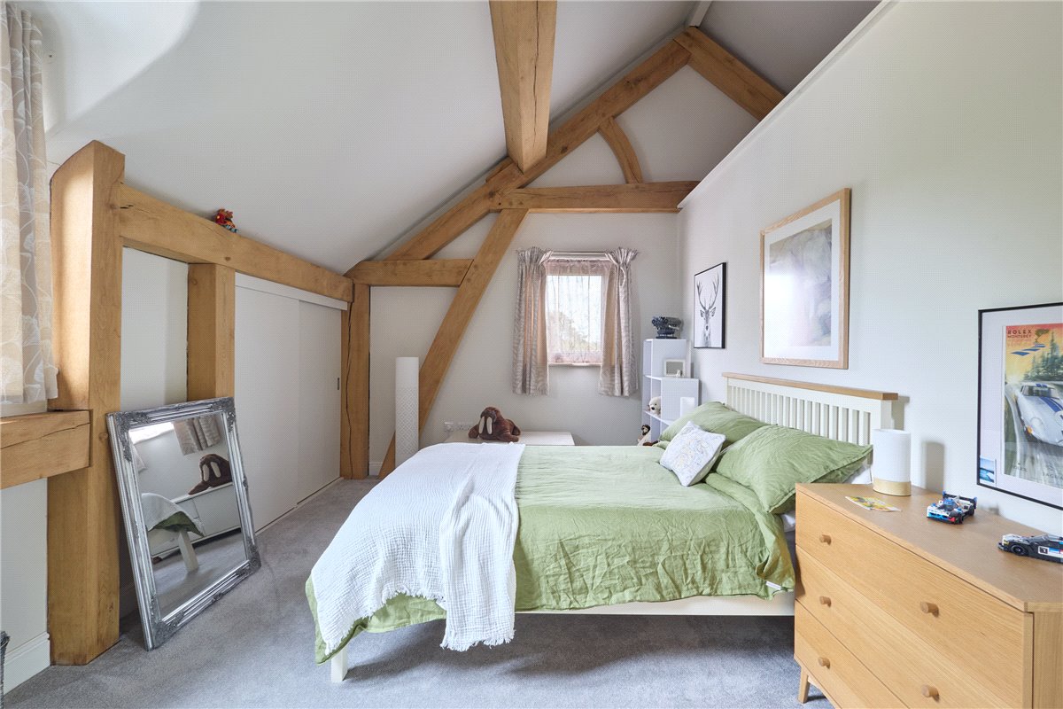 4 bedroom house, Ermine Street, Caxton CB23 - Available