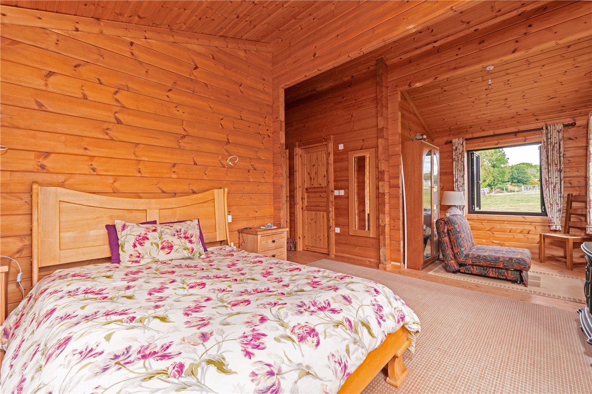 3 bedroom house, Station Road, Tilbrook PE28 - Available