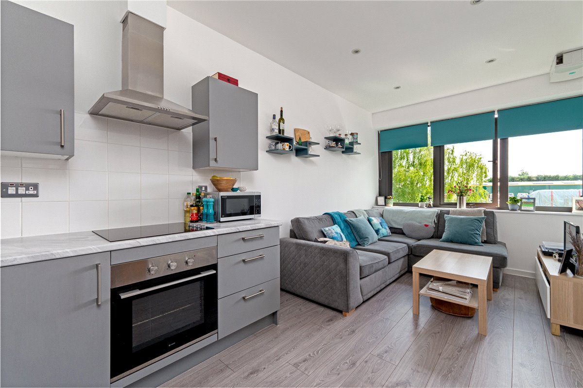 1 bedroom flat, Coldhams Lane, Cambridge CB1 - Available