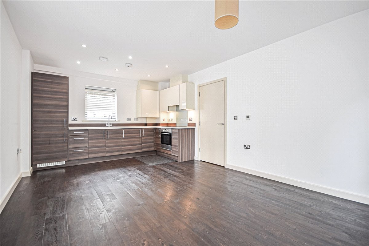 2 bedroom flat, Glenalmond Avenue, Cambridge CB2 - Available