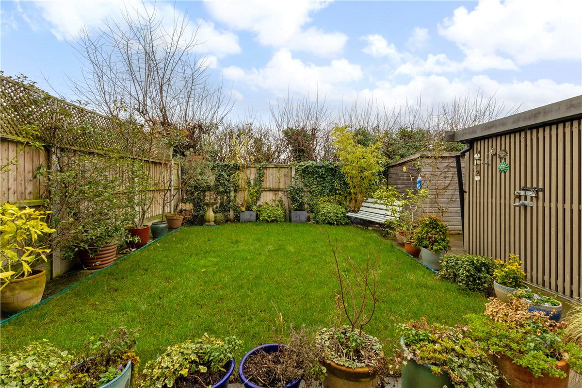 4 bedroom house, Windmill Drive, Trumpington CB2 - Available