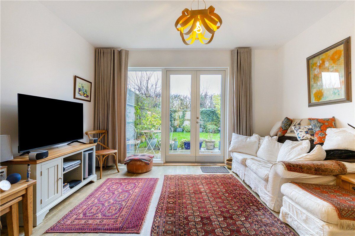 4 bedroom house, Windmill Drive, Trumpington CB2 - Available