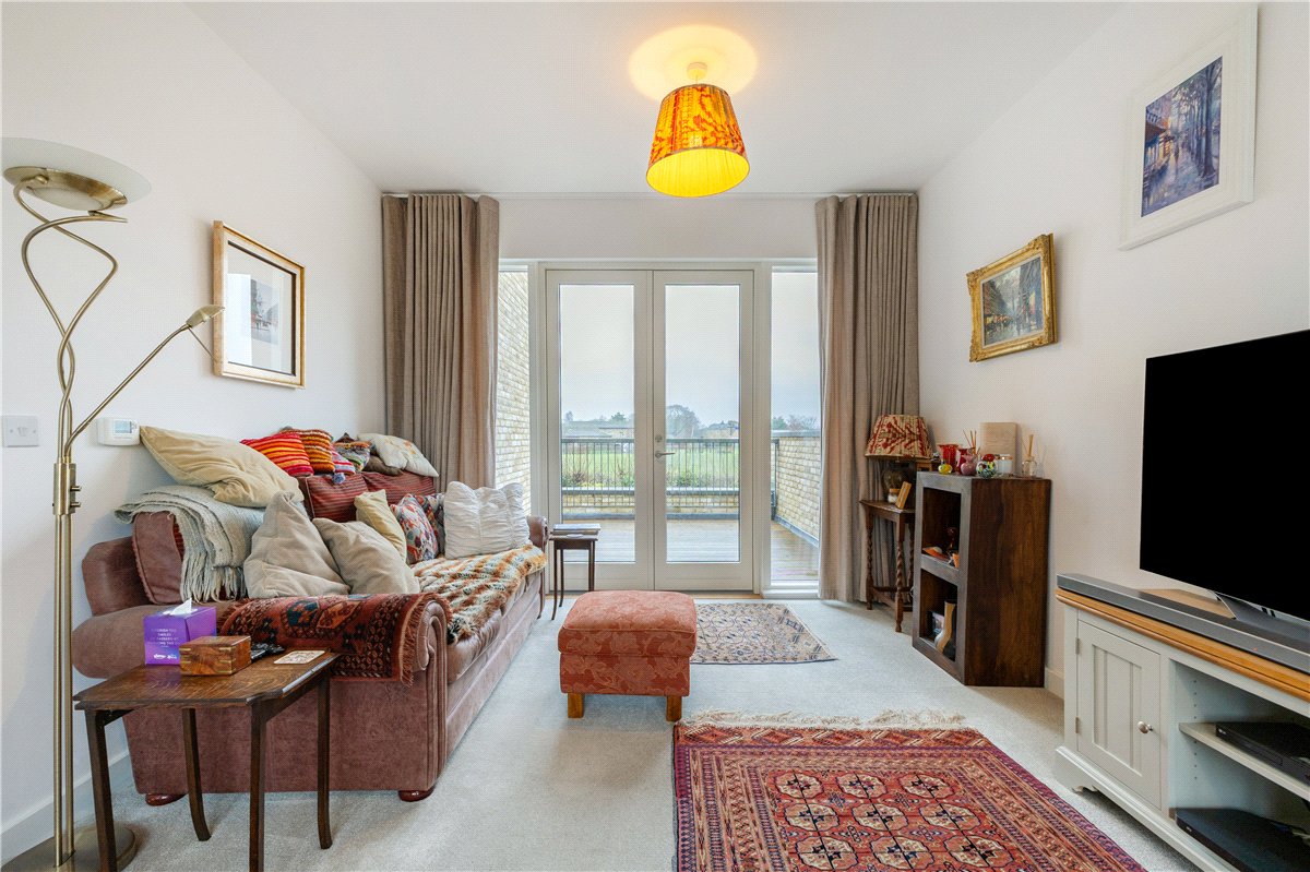 4 bedroom house, Windmill Drive, Trumpington CB2 - Available