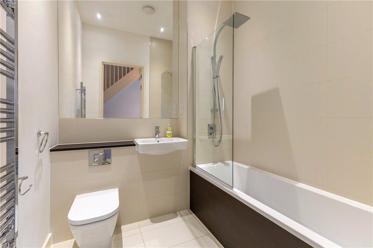 4 bedroom house, Windmill Drive, Trumpington CB2 - Available