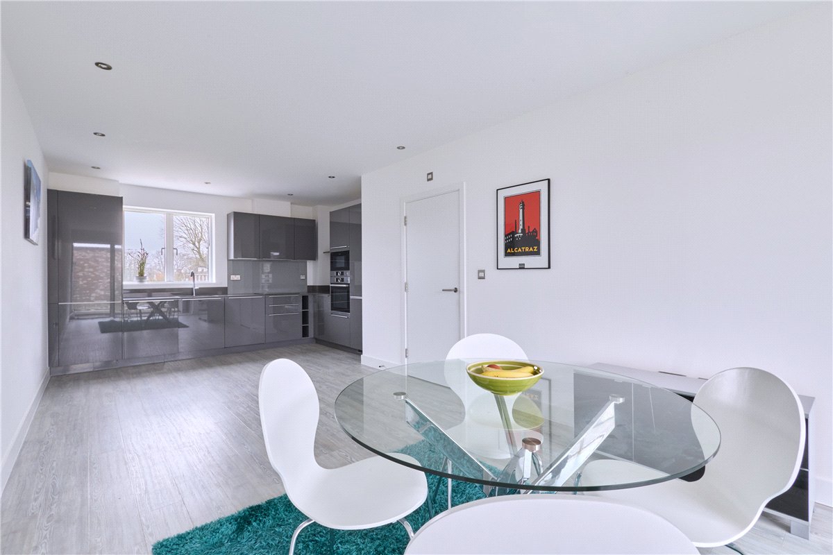 2 bedroom flat, Knightly Avenue, Cambridge CB2 - Available