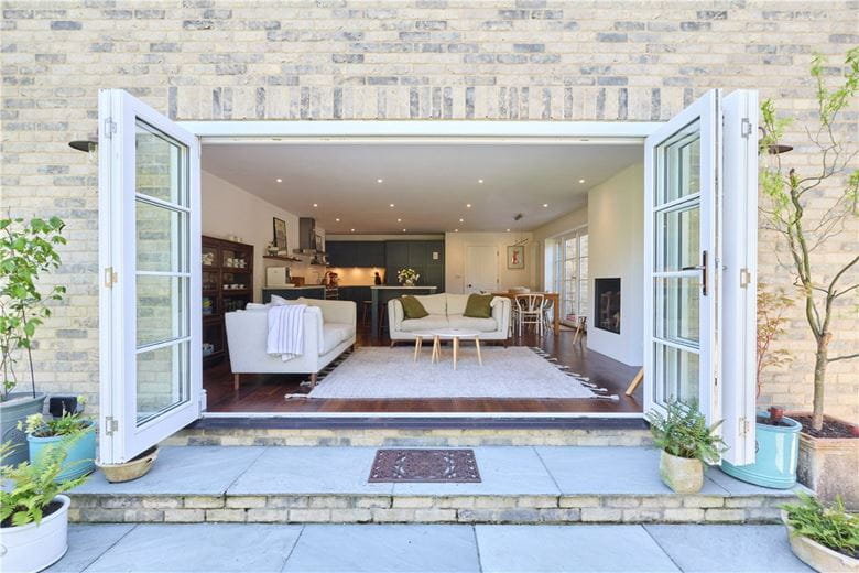 4 bedroom house, Cambridge Road, Oakington CB24 - Available