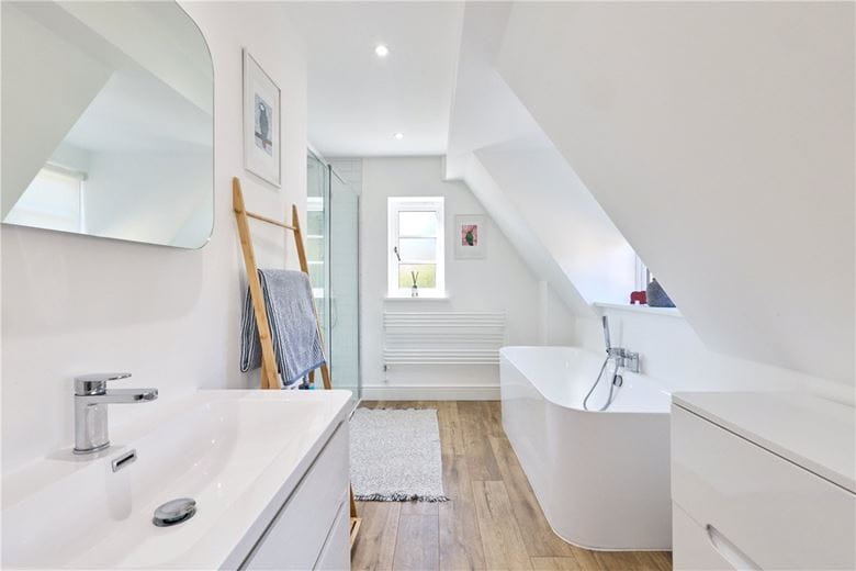 4 bedroom house, Cambridge Road, Oakington CB24 - Available