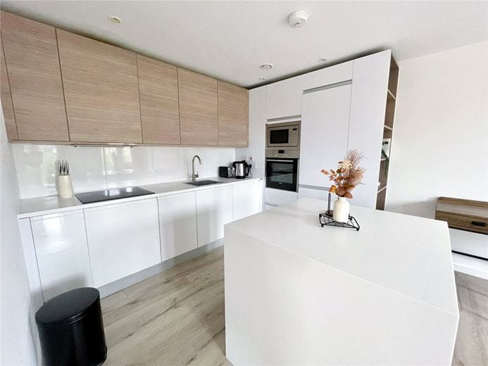 2 bedroom flat, Hills Road, Cambridge CB2 - Available