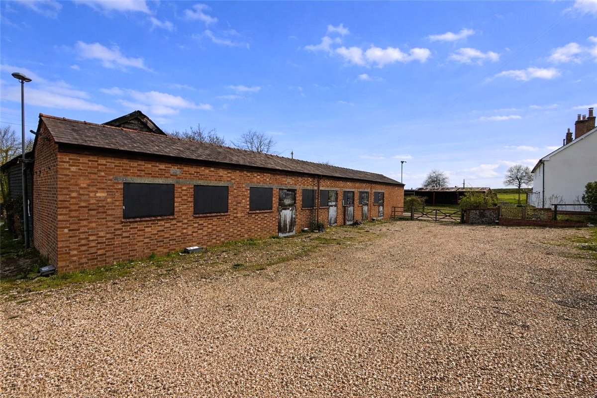 4 bedroom house, Upend, Newmarket CB8 - Available