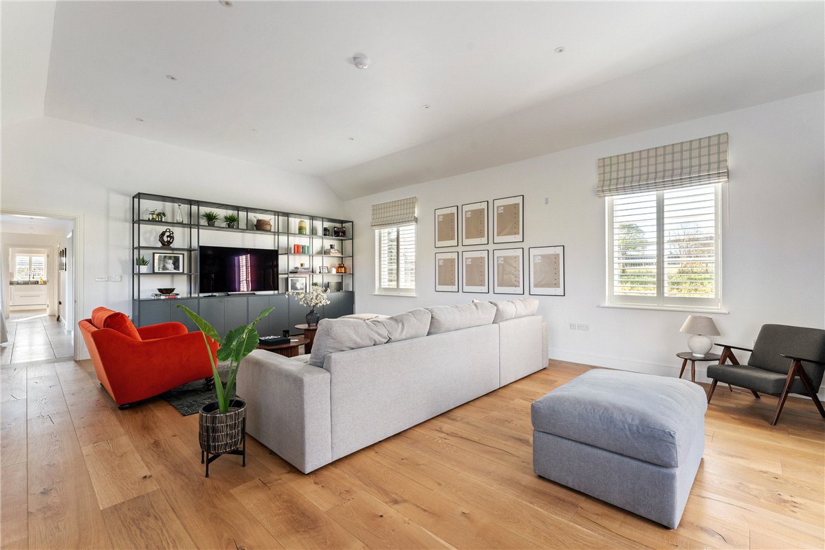 4 bedroom house, Upend, Newmarket CB8 - Available