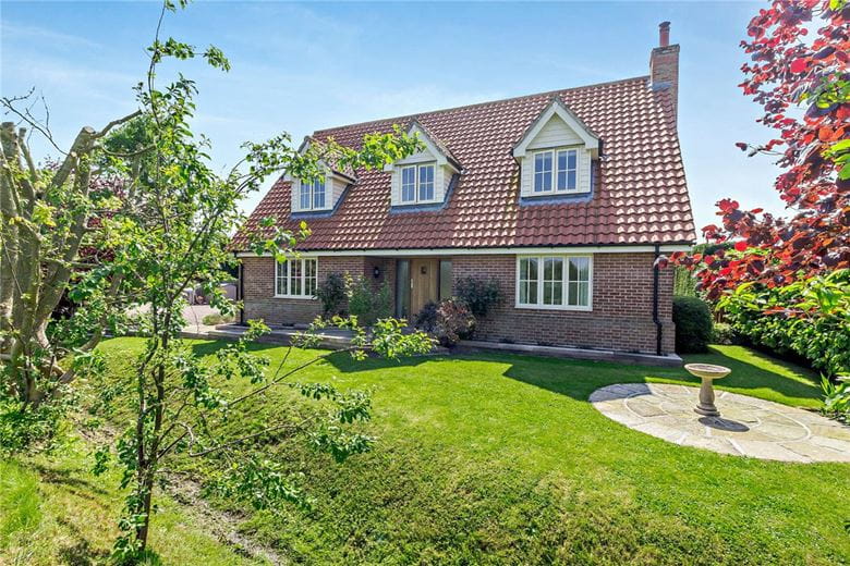 4 bedroom house, Oak Road, Pebmarsh CO9 - Available