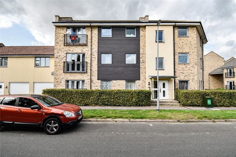 2 bedroom flat, Woodhead Drive, Cambridge CB4