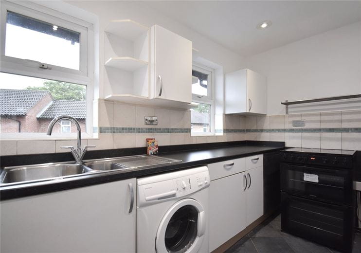 1 bedroom flat, Caithness Court, Cambridge CB4 - Available
