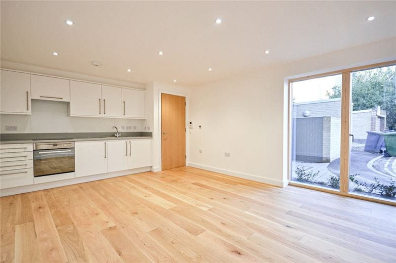 1 bedroom flat, Benson Place, Cambridge CB4 - Available