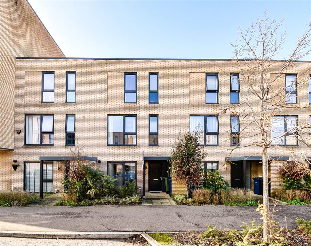 3 bedroom house, Whittle Avenue, Trumpington CB2