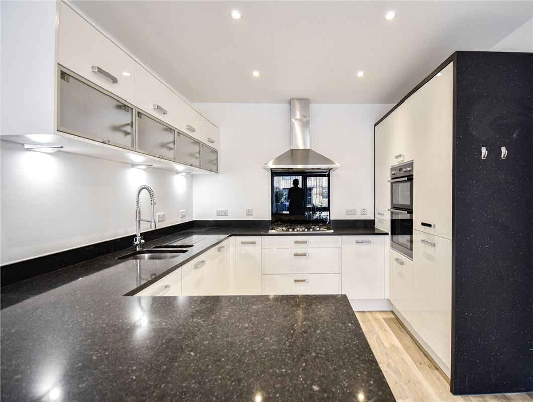 3 bedroom house, Whittle Avenue, Trumpington CB2