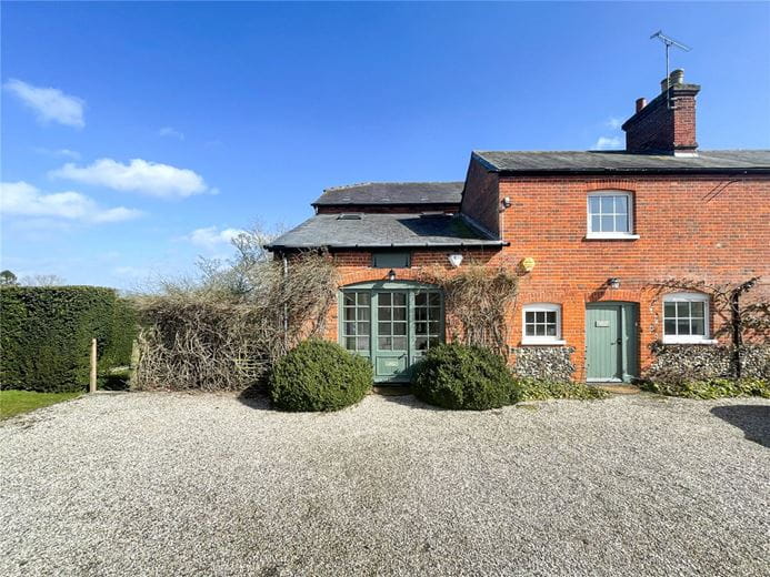 3 bedroom cottage, Place Farm, Off Upend Road CB8 - Available