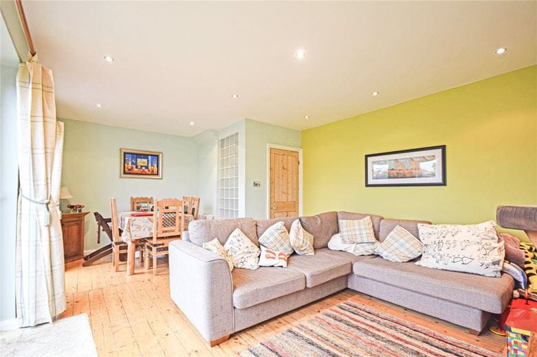 3 bedroom house, Oak Tree Avenue, Cambridge CB4