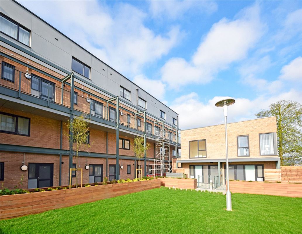 2 bedroom flat, Flamsteed Close, Cambridge CB1 - Let Agreed
