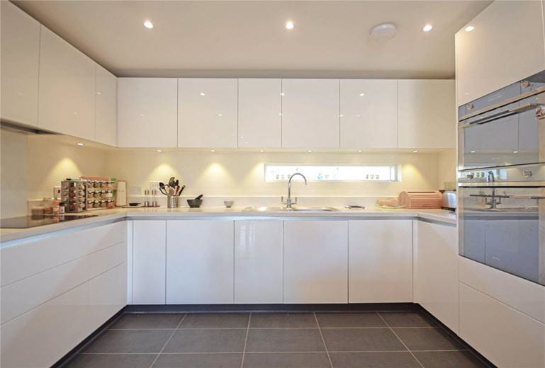 2 bedroom flat, Austin Drive, The Forbes Building CB2 - Let Agreed