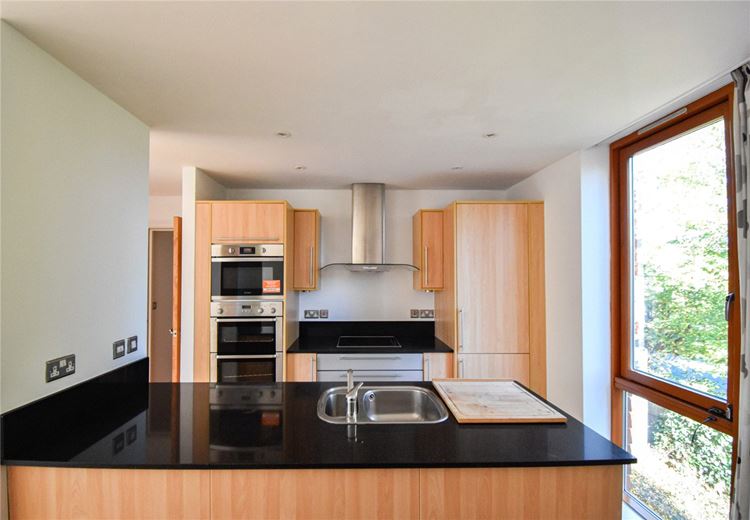 2 bedroom flat, Meadowcroft, Cambridge CB4