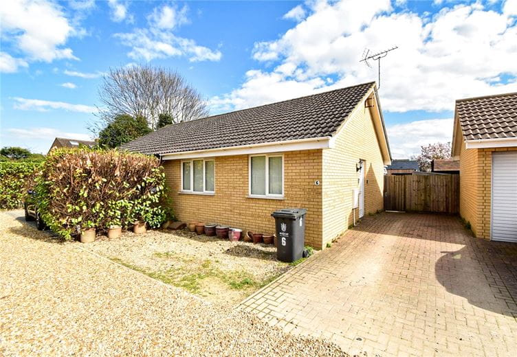 2 bedroom bungalow, Muncey Walk, Histon CB24 - Let Agreed