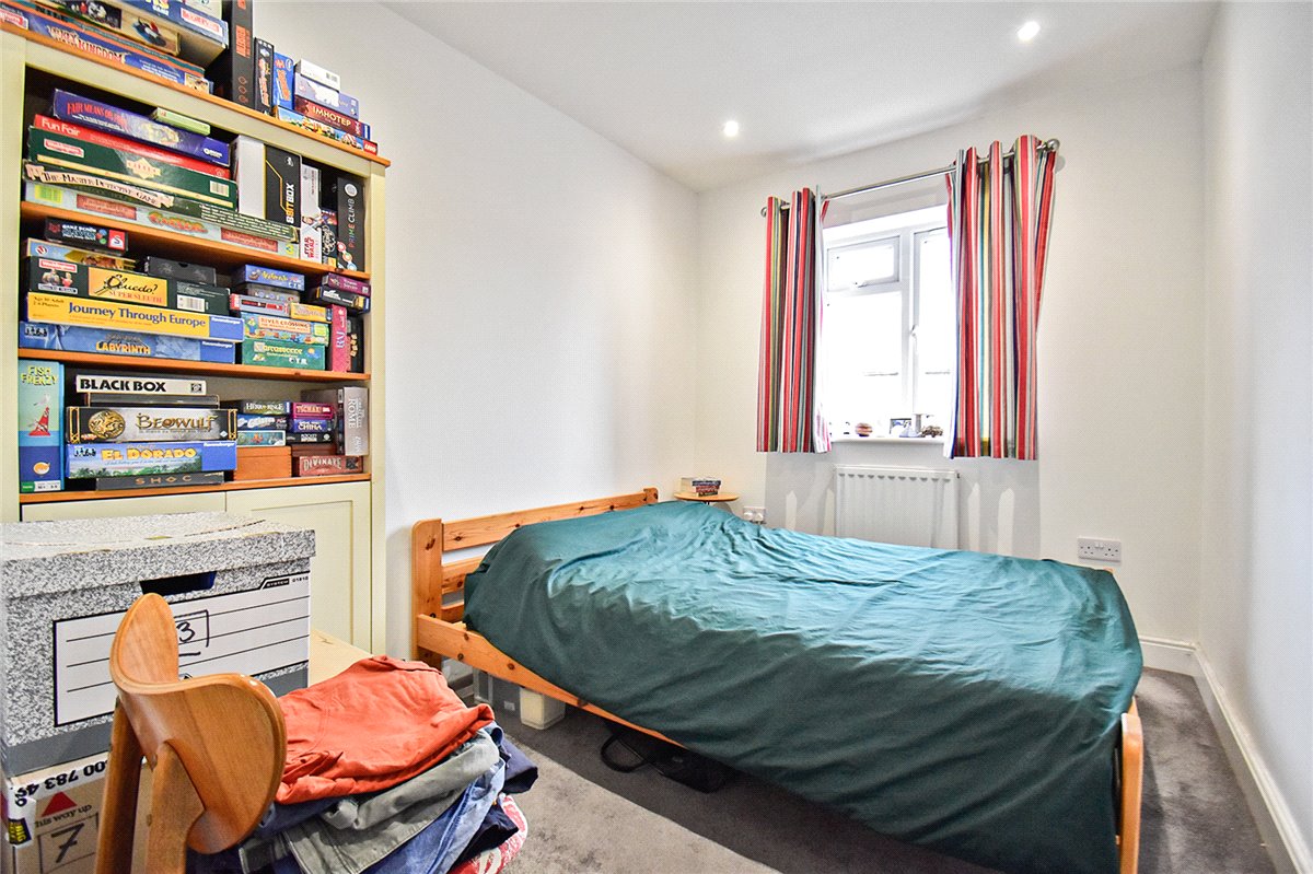 2 bedroom flat, The Pantiles, West Fen Road CB6 - Let Agreed