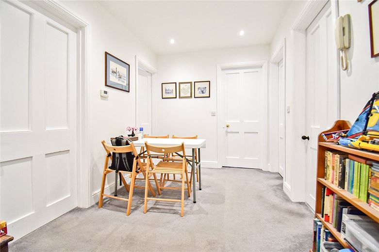 2 bedroom flat, The Pantiles, West Fen Road CB6 - Let Agreed