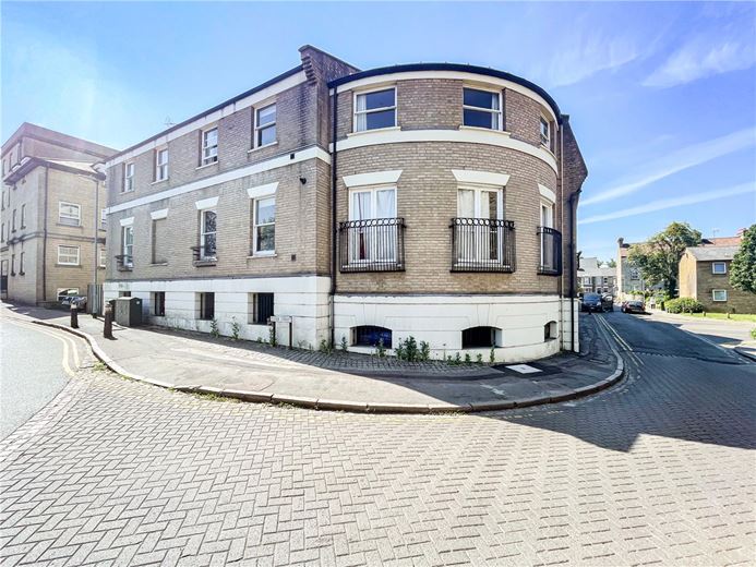 1 bedroom flat, Adam & Eve Court, Adam & Eve Street CB1 - Let Agreed